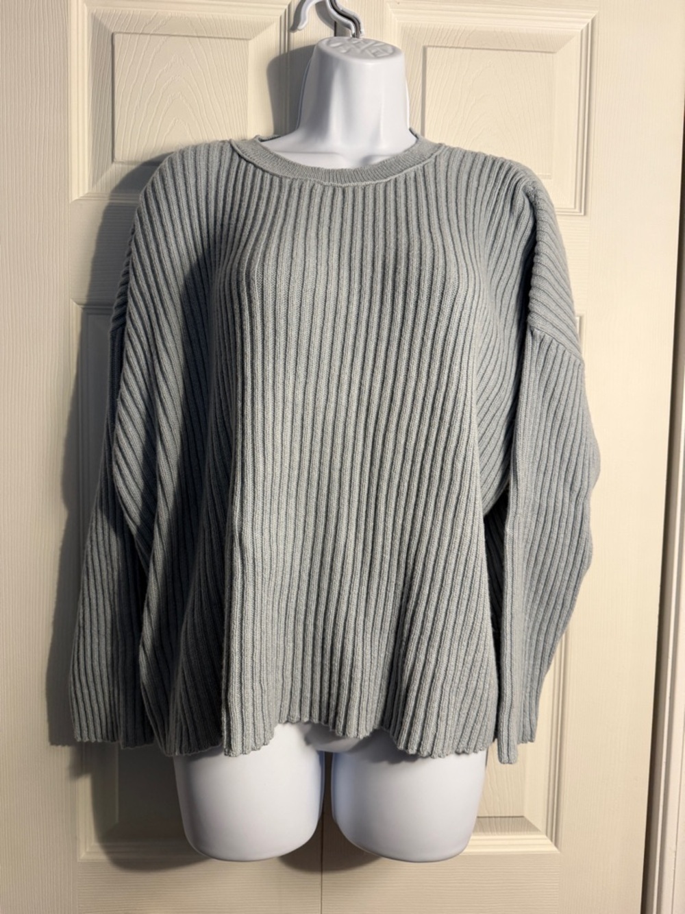 Cotton and Recycled Cashmere Crew Neck Box-Top. Gray/blue size large